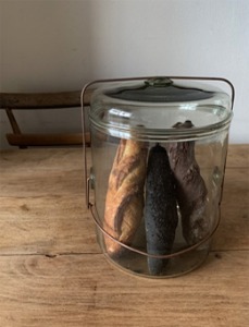 Peter Ivy glass jar(L)